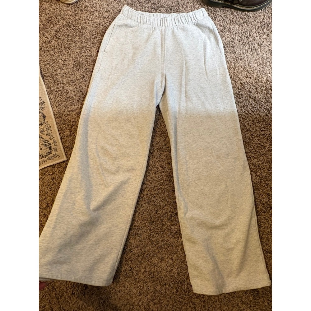 Women's SMALL Hollister Gray ultra high rise Wide Leg Casual Sweatpants. EUC.